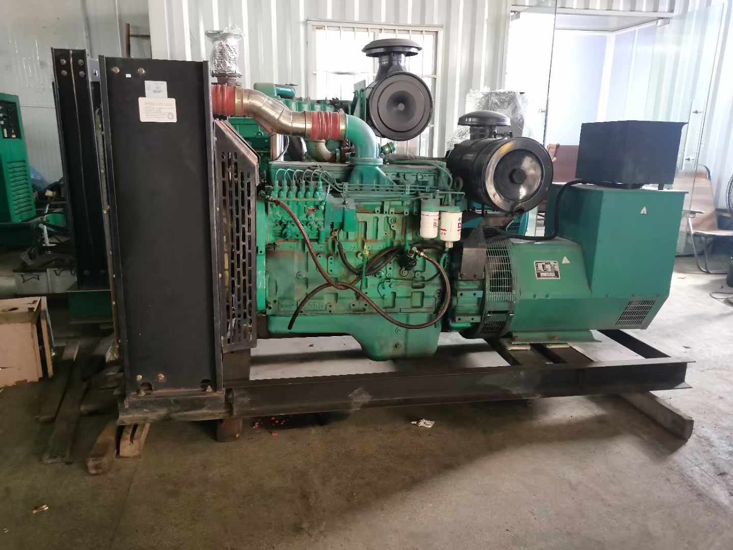 阳东发电机租赁如何确定电缆的承载电流是否在安全范围内？