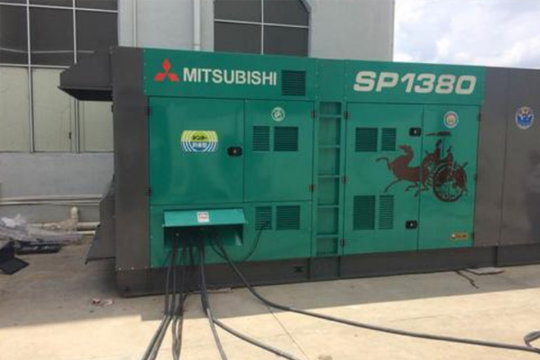 阳东为什么有些柴油发电机组的输出电压可以调节？