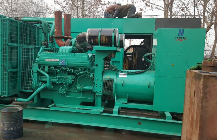 阳东发电机组如何判断水冷式机油散热器内部是否需要清洗？